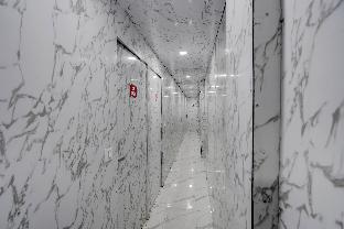 hotel o pop a happy hours plaza