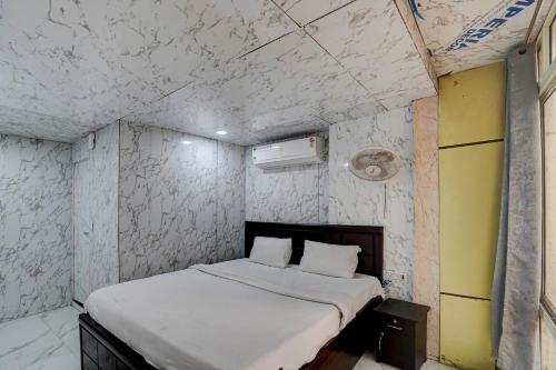 hotel o pop a happy hours plaza