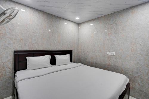 hotel o pop a happy hours plaza