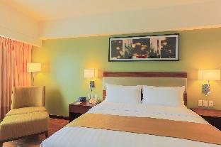 Holiday Inn & Suites Makati By Ihg,Makati>>Ayala Center,5 star