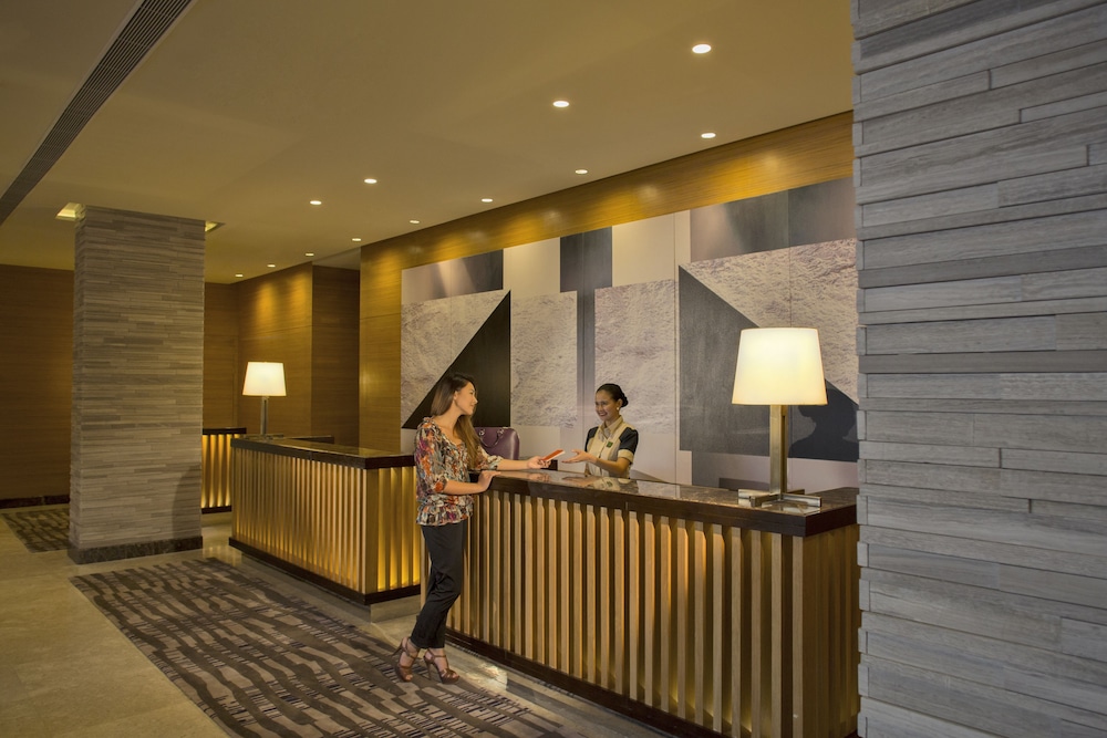 holiday inn and suites makati by ihg