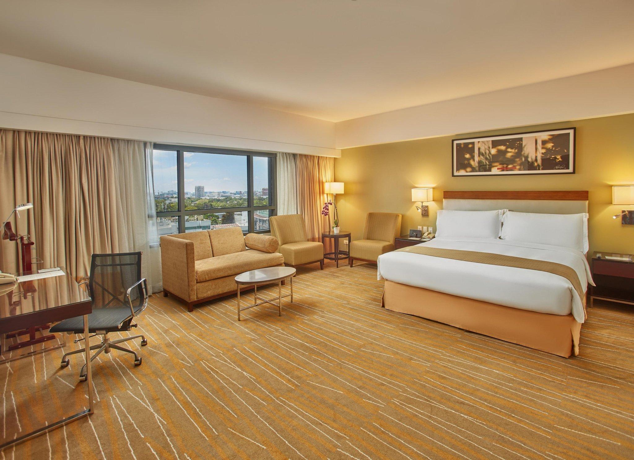 holiday inn and suites makati by ihg