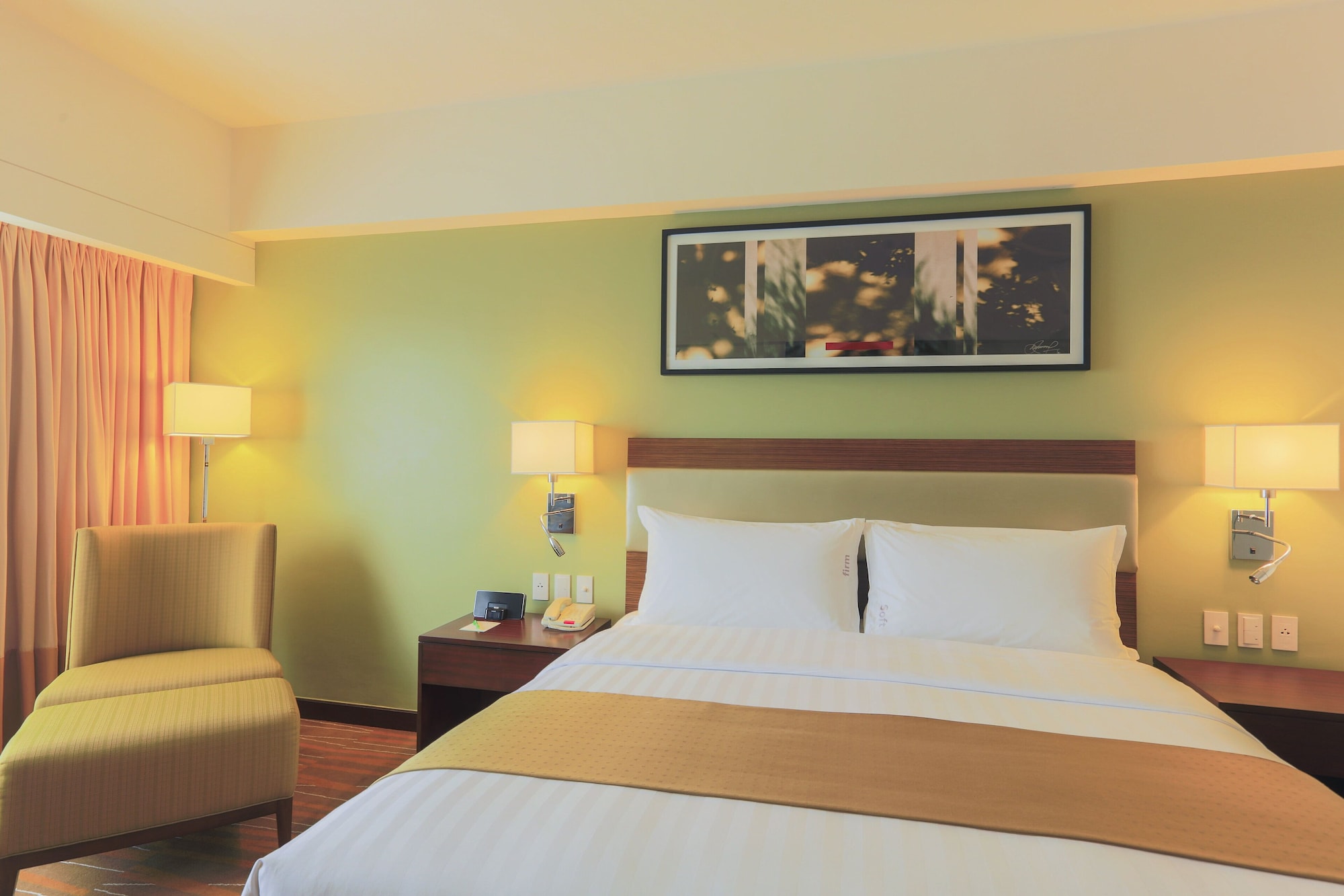 holiday inn and suites makati by ihg