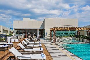 holiday inn and suites makati by ihg
