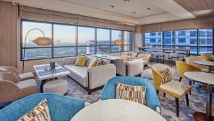 holiday inn and suites makati by ihg