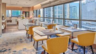 holiday inn and suites makati by ihg
