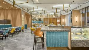 holiday inn and suites makati by ihg