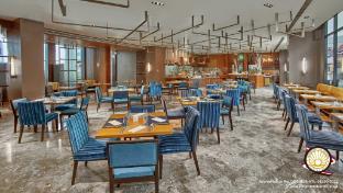holiday inn and suites makati by ihg