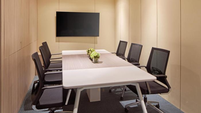 holiday inn and suites makati by ihg