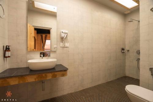 zostel mussoorie mall road