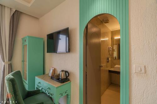 zostel mussoorie mall road