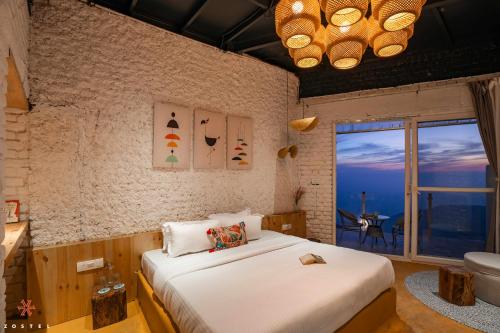 zostel mussoorie mall road