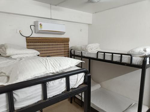 Traveler Hostel,,3 star