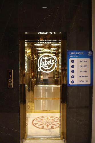 labels hotel