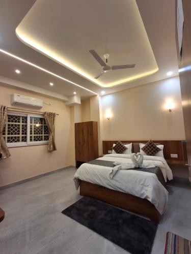 Shri Niwaas Guest House,,4 star