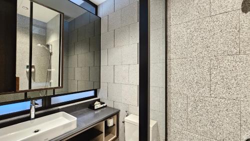 forte seasons scarletz premium suites klcc