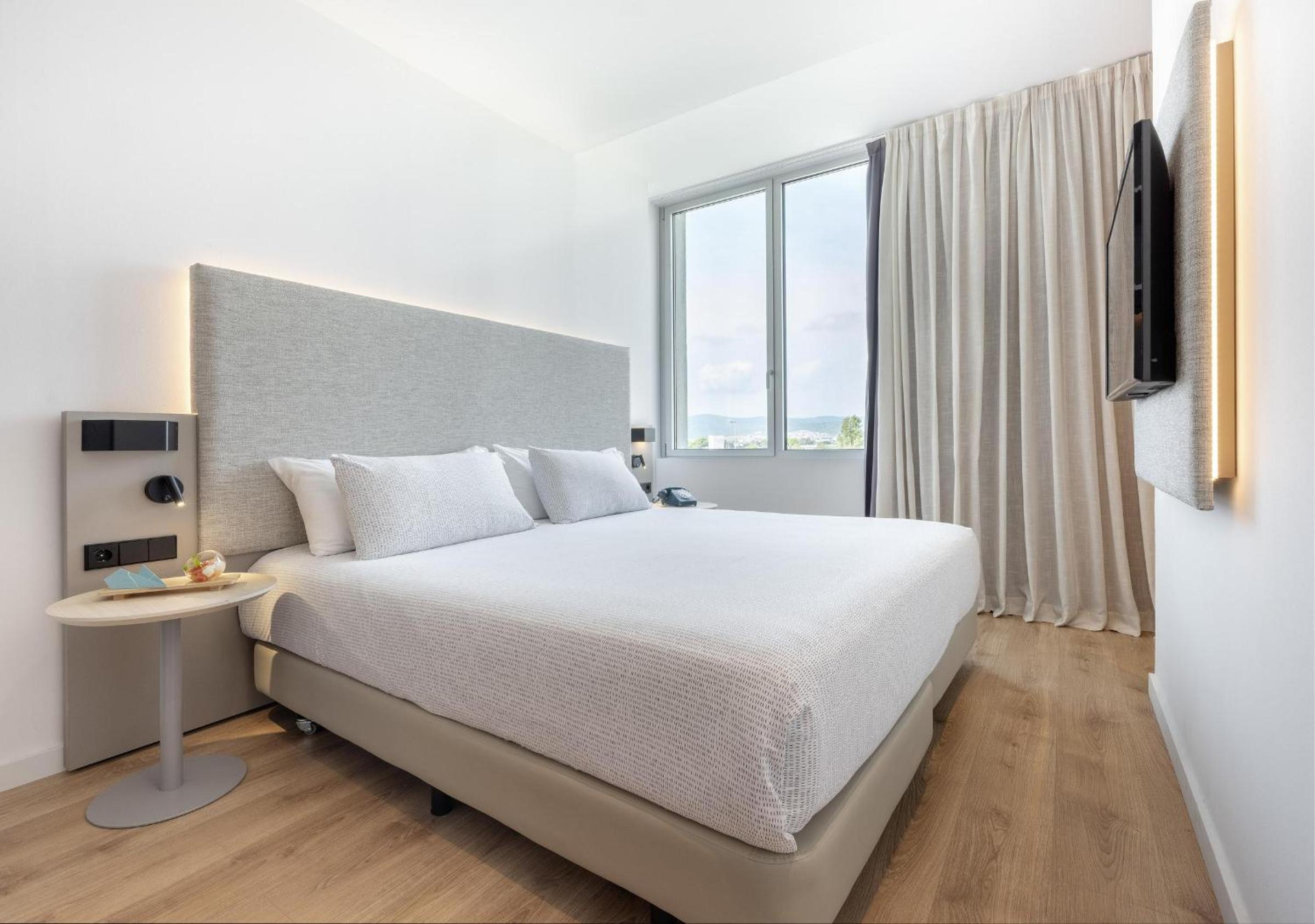 holiday inn bangkok by ihg
