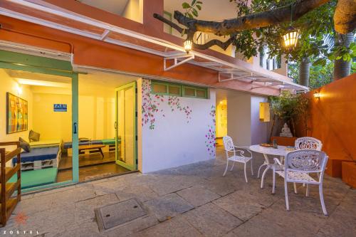 zostel pondicherry auroville road