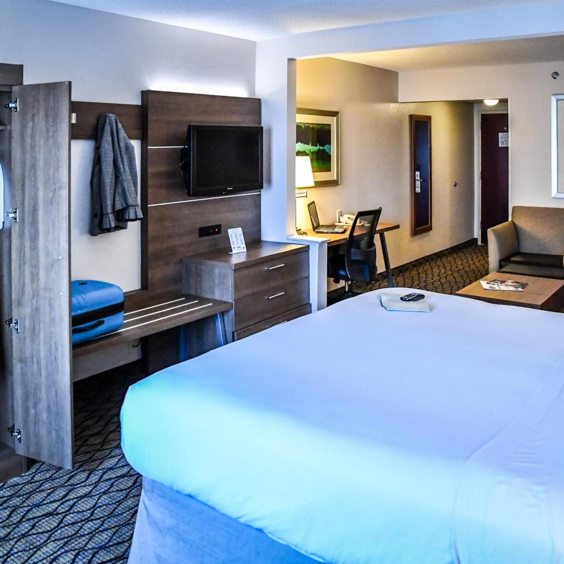 holiday inn express hotel and suites concord by ihg