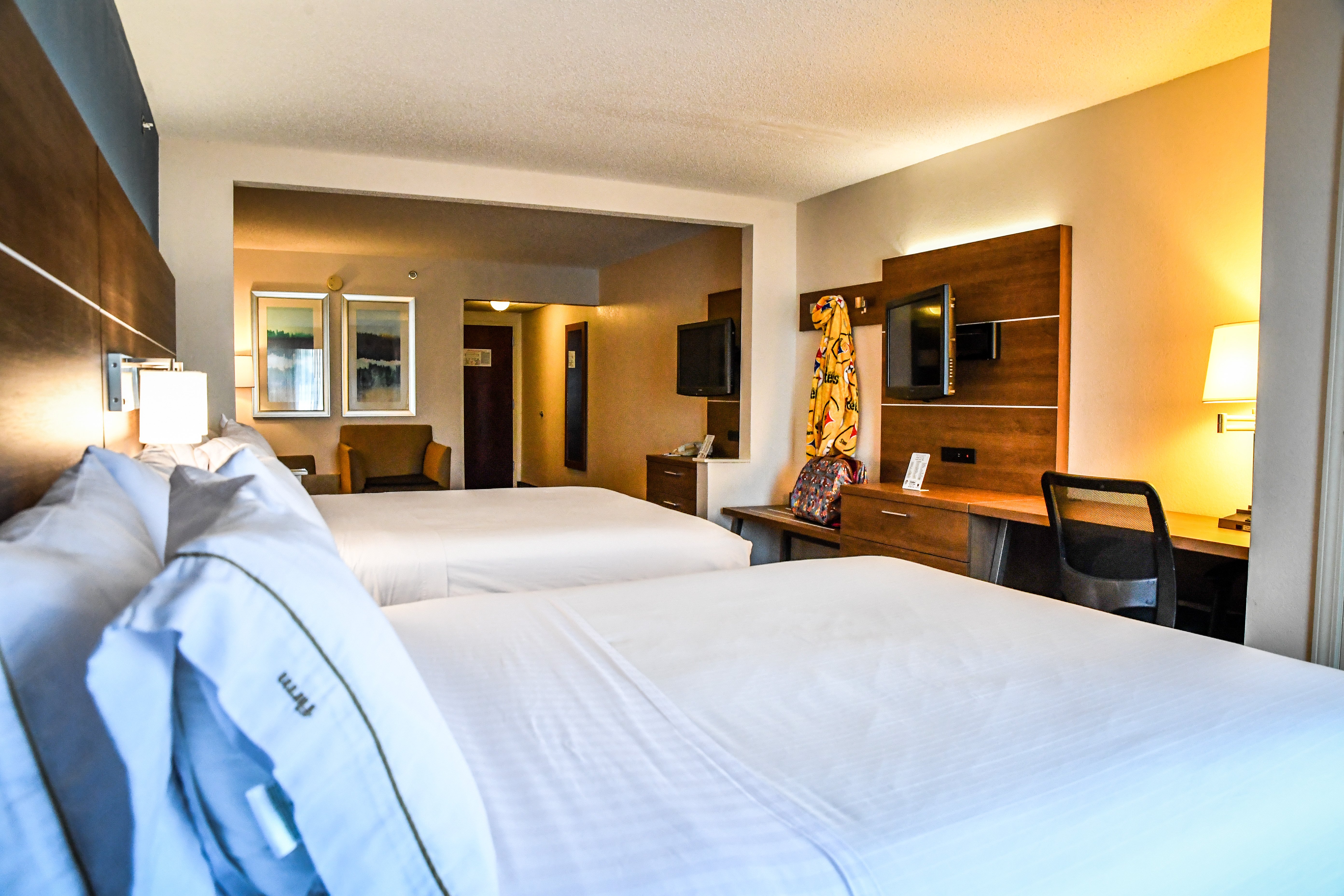 holiday inn express hotel and suites concord by ihg