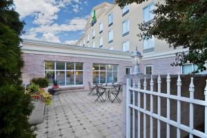 holiday inn express hotel and suites concord by ihg