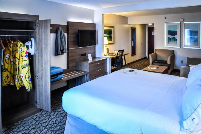 holiday inn express hotel and suites concord by ihg