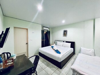 Blue Pearl Shore,,2 star