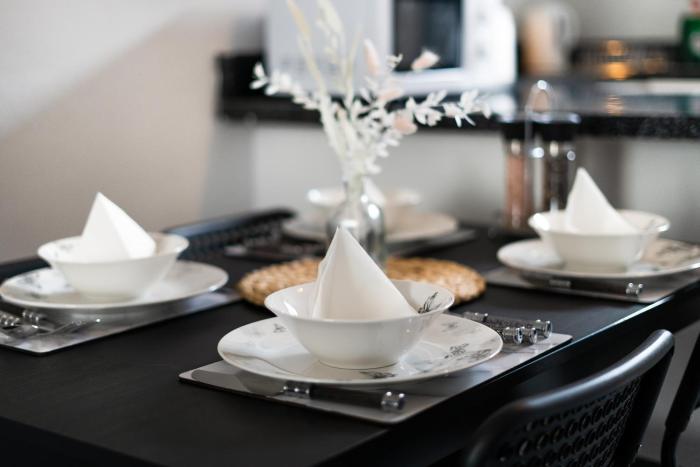 central 2 bedroom house parking