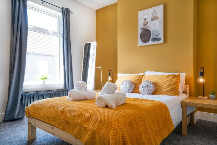 central 2 bedroom house parking