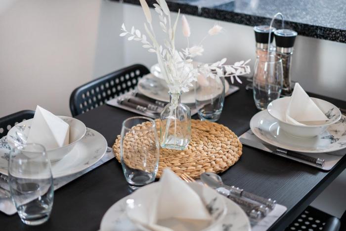 central 2 bedroom house parking