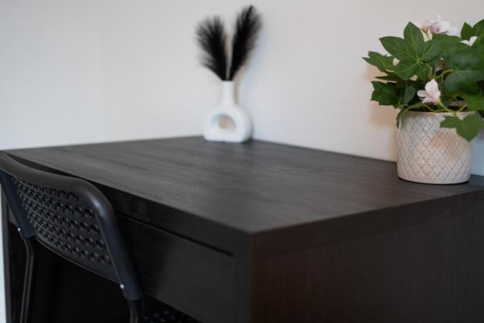 central 2 bedroom house parking