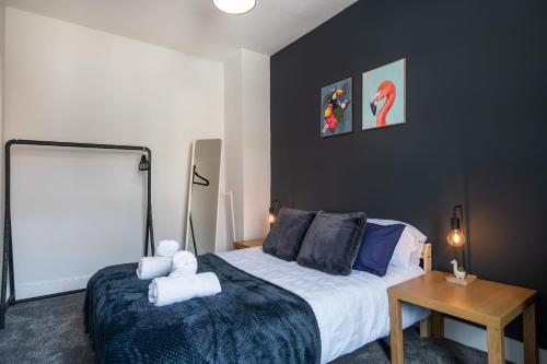 central 2 bedroom house parking