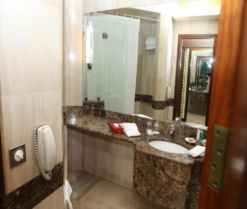 hotel the glory near delhi airport