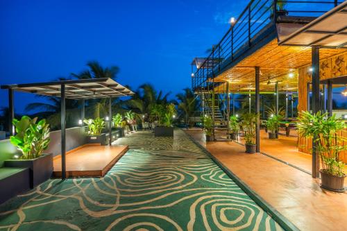 whoopers boutique morjim