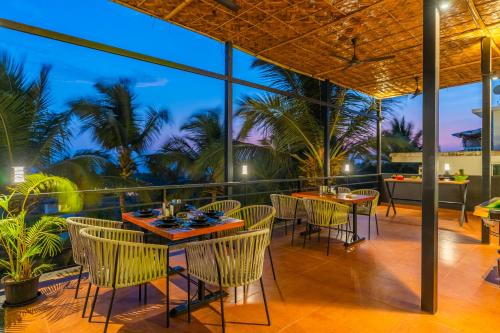 whoopers boutique morjim