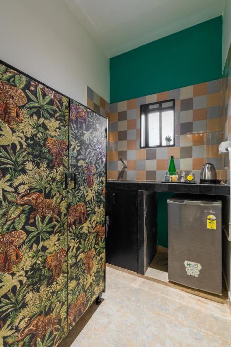 whoopers boutique morjim