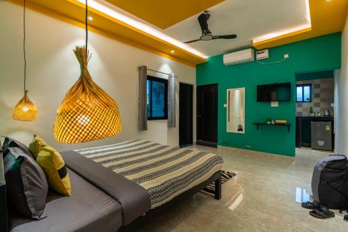 whoopers boutique morjim