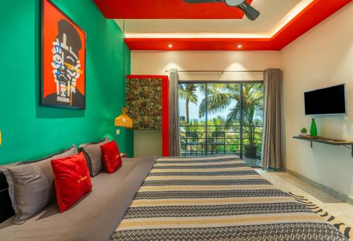 whoopers boutique morjim