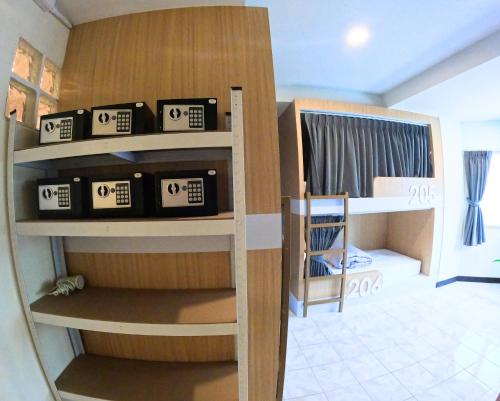 kpop hostel