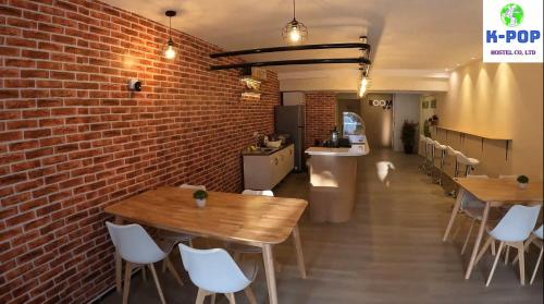 kpop hostel