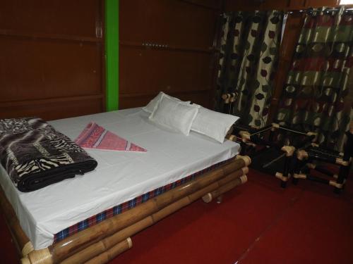 prakritineerh jungle resort