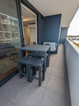 Newcastle Interchange Apartments,,3 star