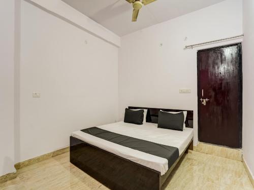 Hotel O Varusiya Guest House,,4 star