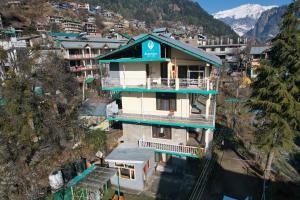 beholden stay and cafe