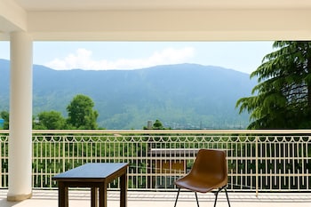 beholden stay and cafe