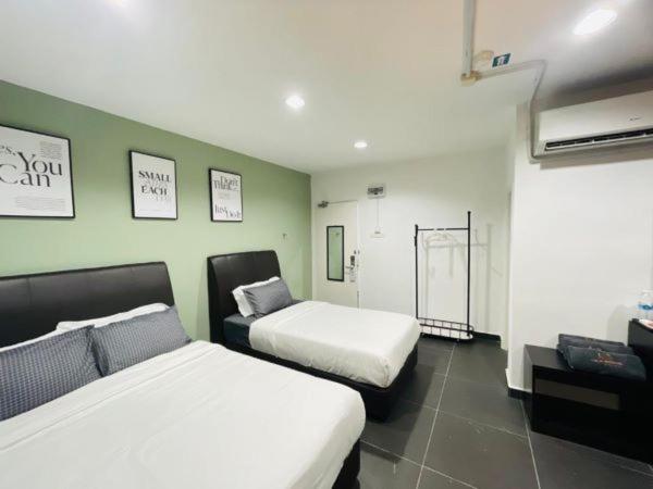 halo rooms hotel