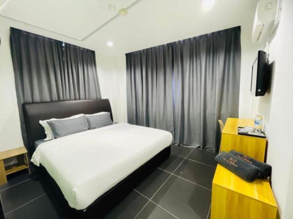 halo rooms hotel