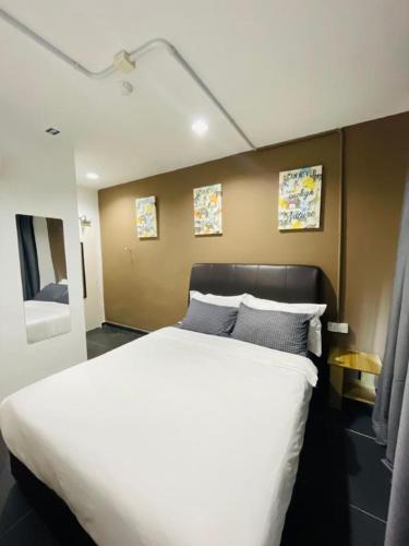 halo rooms hotel