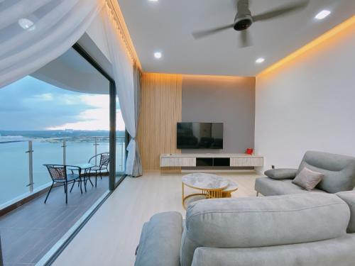 seafront country garden danga bay by lions bay