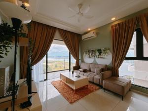 seafront country garden danga bay by lions bay